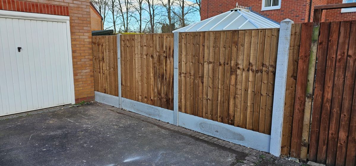 New closeboard fencing and gate beside a driveway in Bromsgrove, photo 4