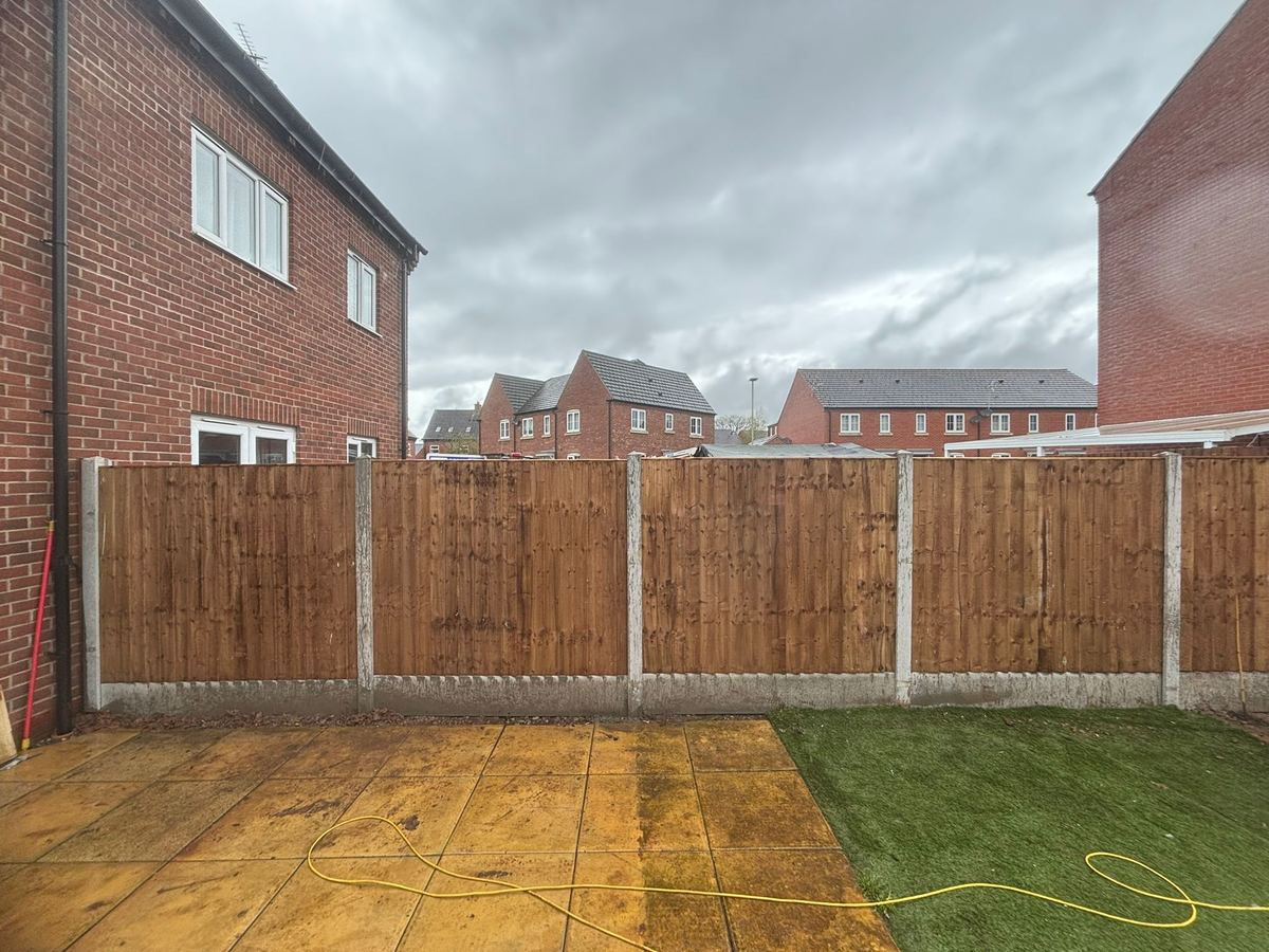 New closeboard garden fence in Cleobury Mortimer, photo 3