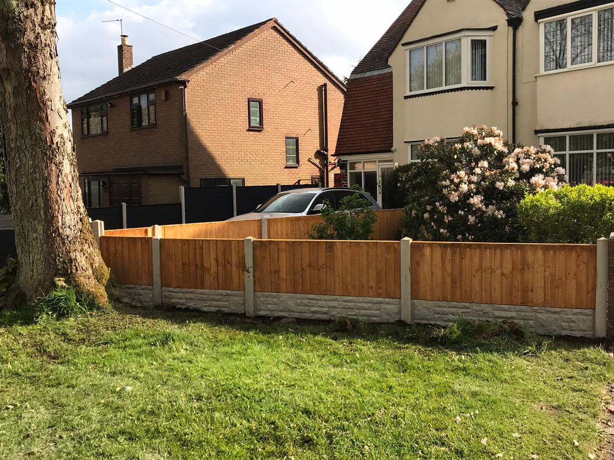 New closeboard fence at a Kidderminster property, photo 4