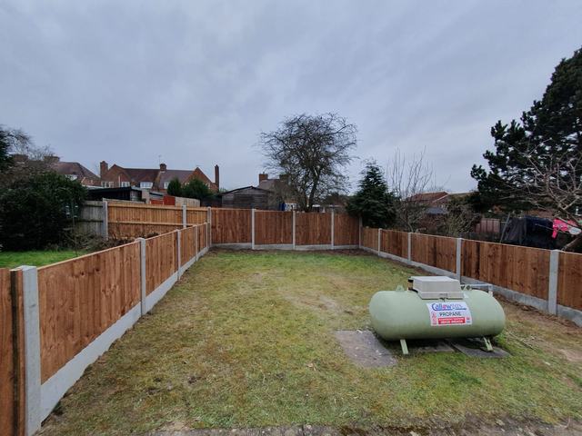 Closeboard fencing around a large Kidderminster garden