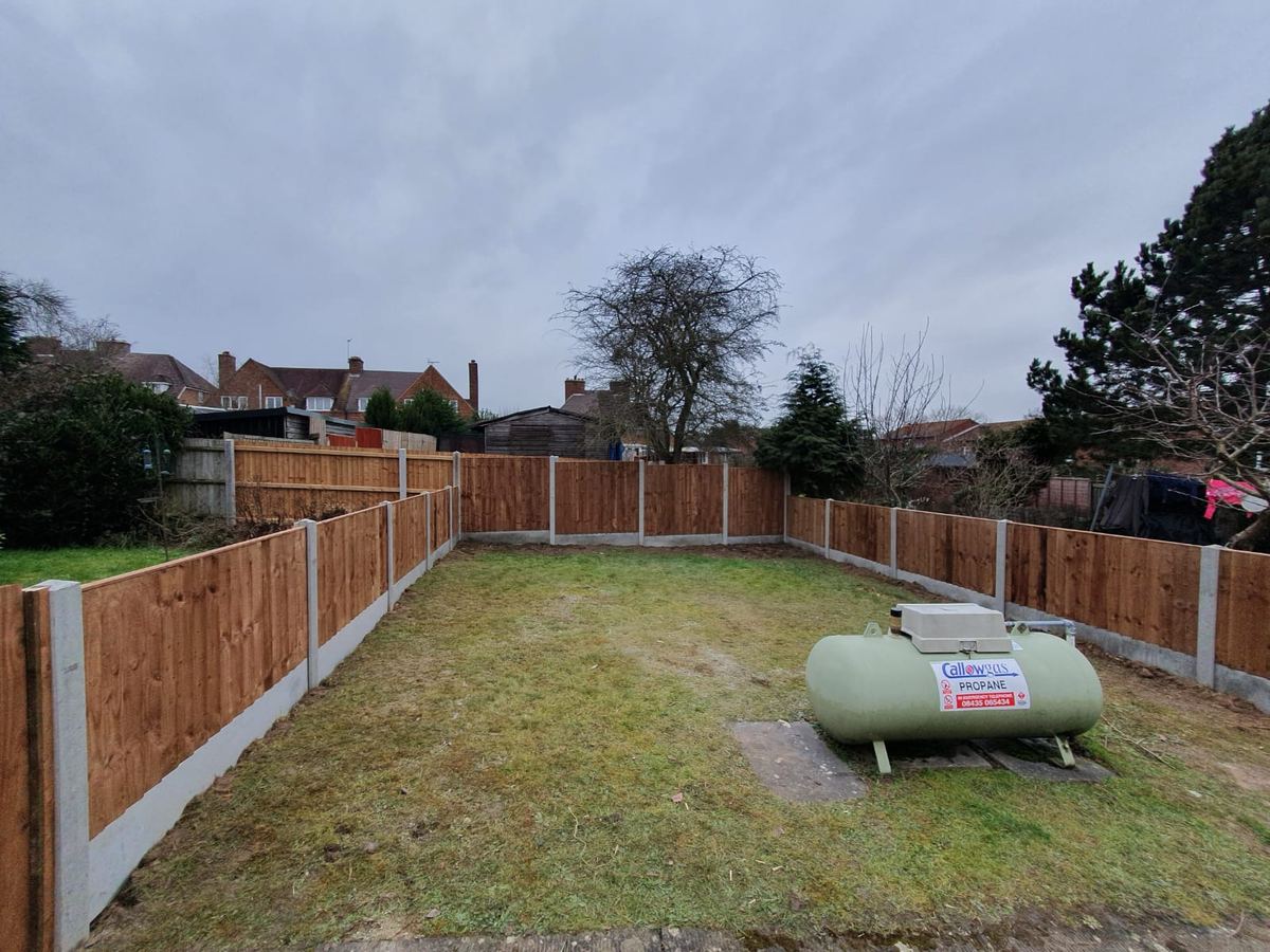 Closeboard fencing around a large Kidderminster garden, photo 1