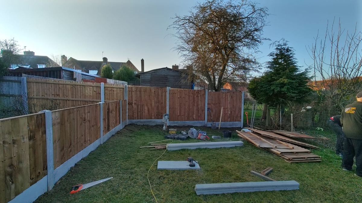 Closeboard fencing around a large Kidderminster garden, photo 3