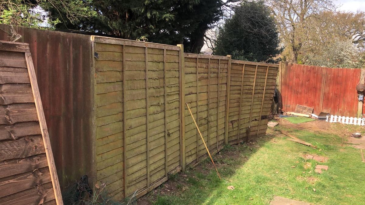 Lap panel fence along a Kings Norton back garden, photo 4