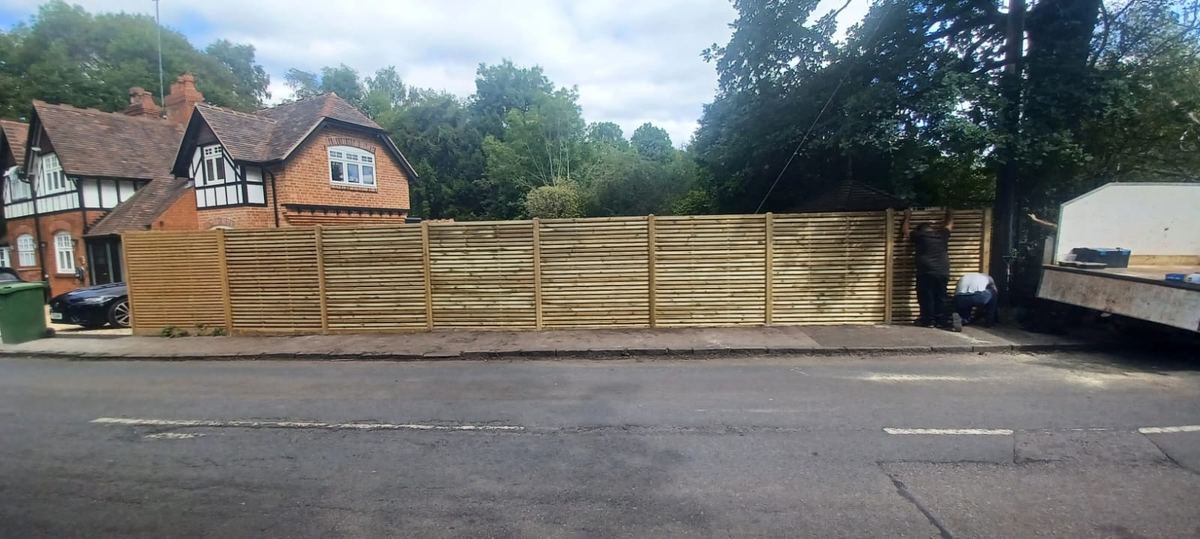 Horizontal slatted timber fencing in Redditch, photo 5