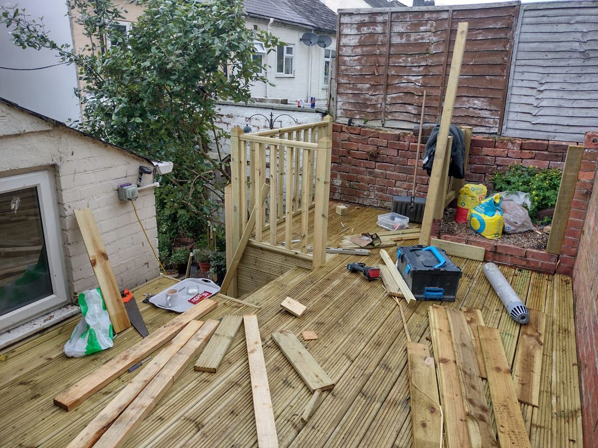 Timber decking with steps in Stourport-on-Severn, photo 4