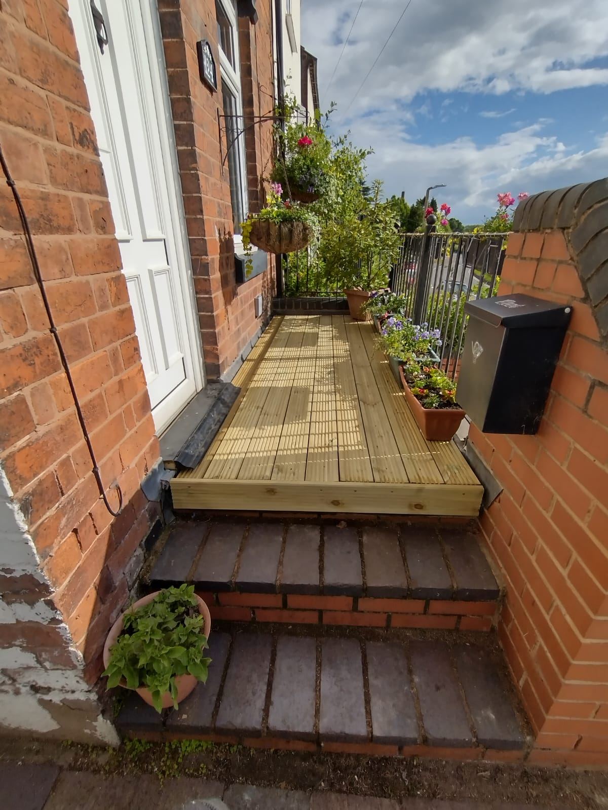 Timber decking with steps in Stourport-on-Severn, photo 5