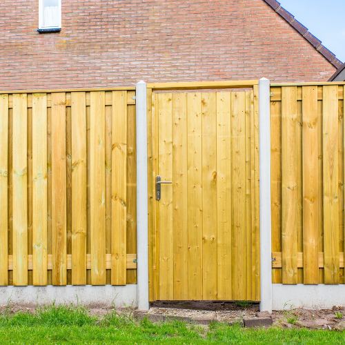 Stained fence panels and gate in Stourport-on-Severn, photo 3